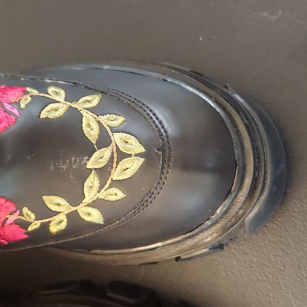Farm Rio Rose Embroidered lug sole boots black and pink floral size 7.5 - Picture 3 of 14